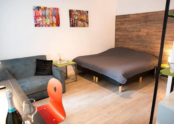 Ultra Central Bohemian Apartment 3